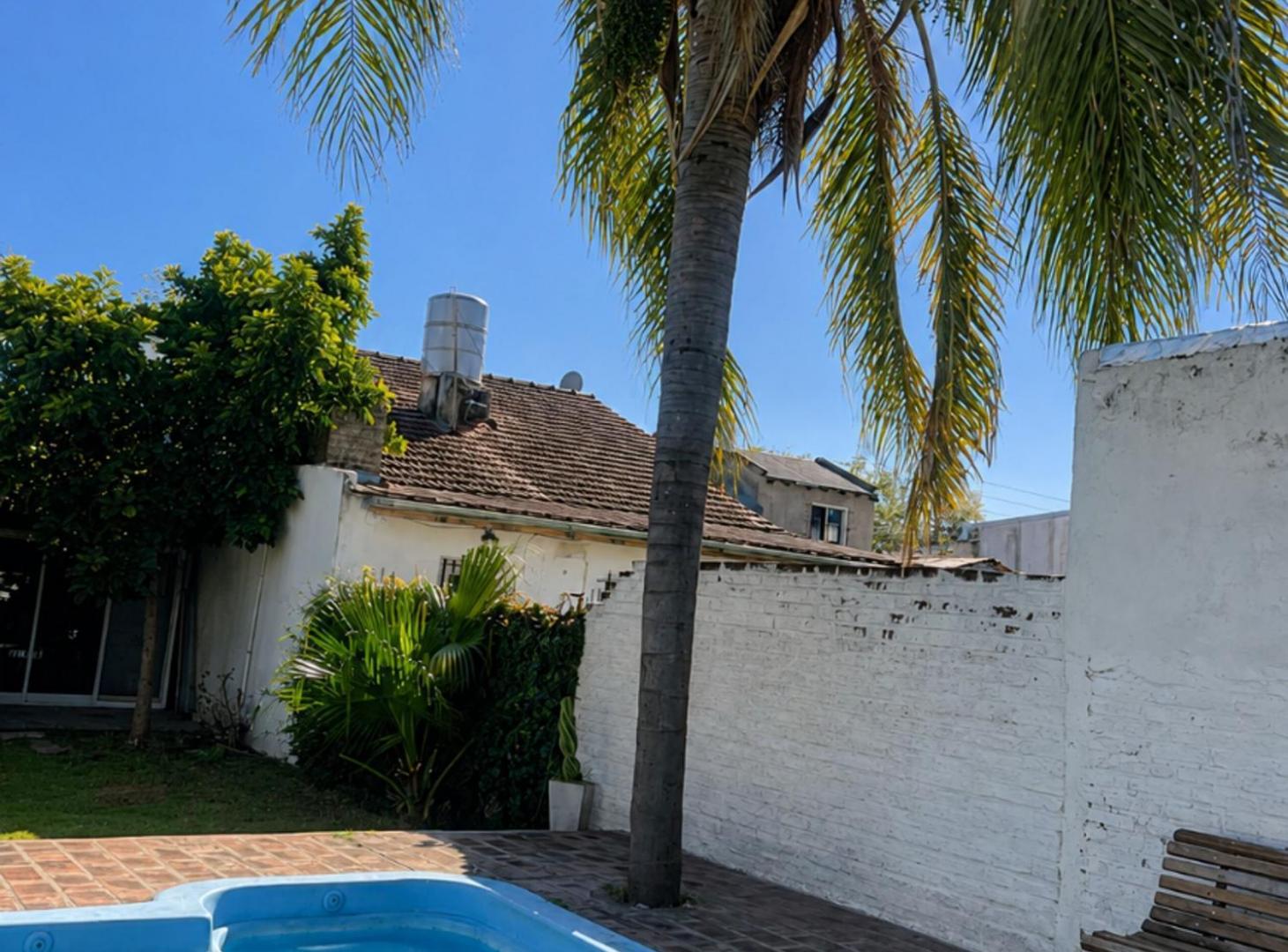 Foto de VENTA DE CASA EN JOSE C PAZ, 4 AMB, PILETA Y PARQU, imagen 4