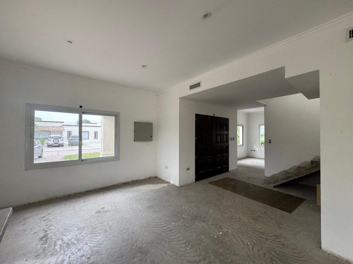 Foto de CASA EN VENTA - COUNTRY "BOCA RATON" - PILAR, imagen 2