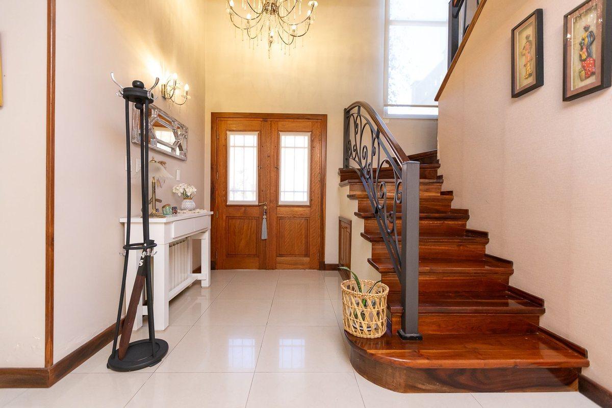 Foto de VENTA CASA DE 6 AMB, EN SAN MIGUEL, BARRIO CERRADO, imagen 5