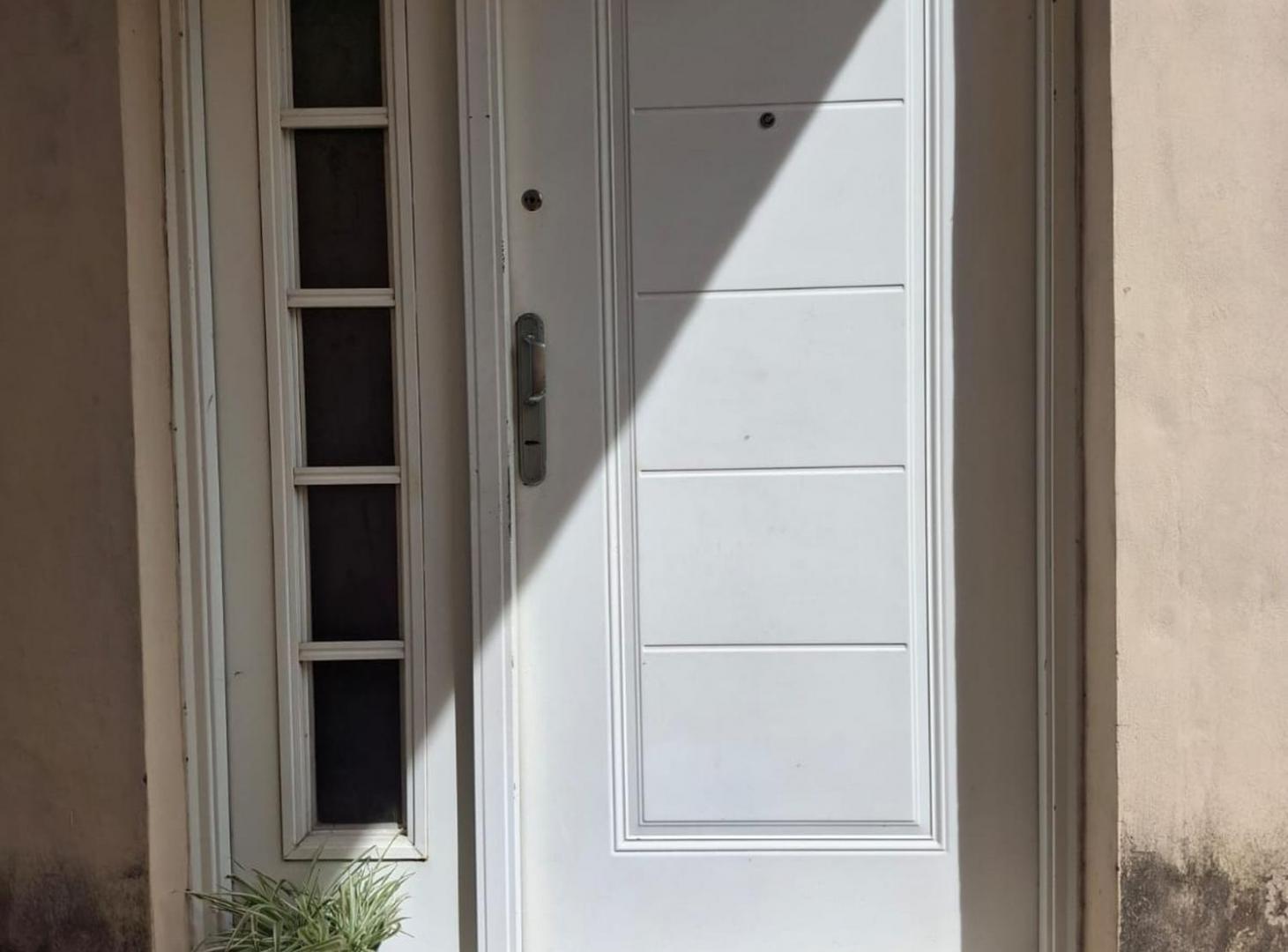 Foto de CASA EN VENTA EN SAN MIGUEL Y AMPLIO JARDÍN, imagen 3