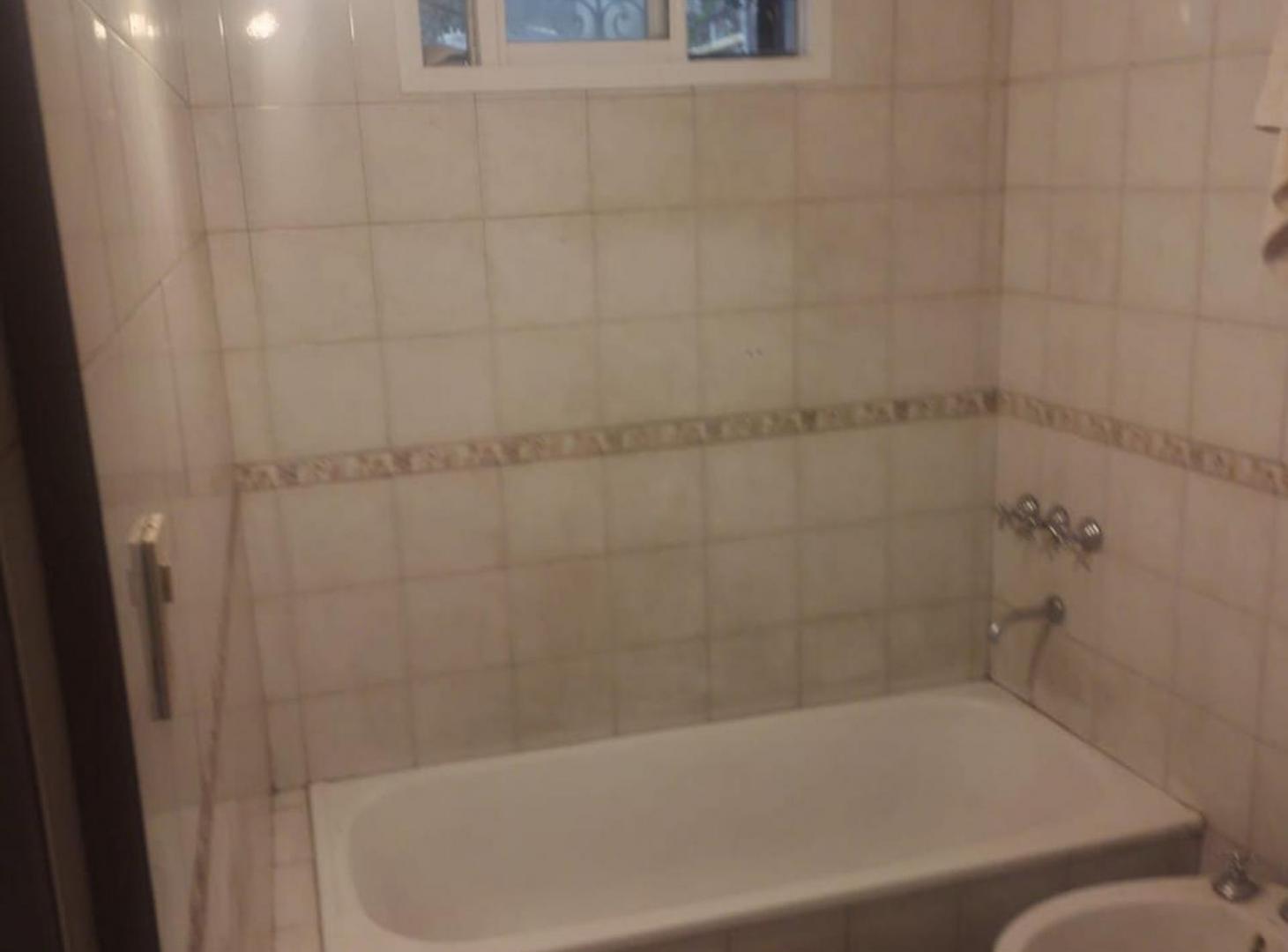 Foto de CASA EN VENTA A REFACCIONAR, OPORTUNIDAD, DEL VISO, imagen 4
