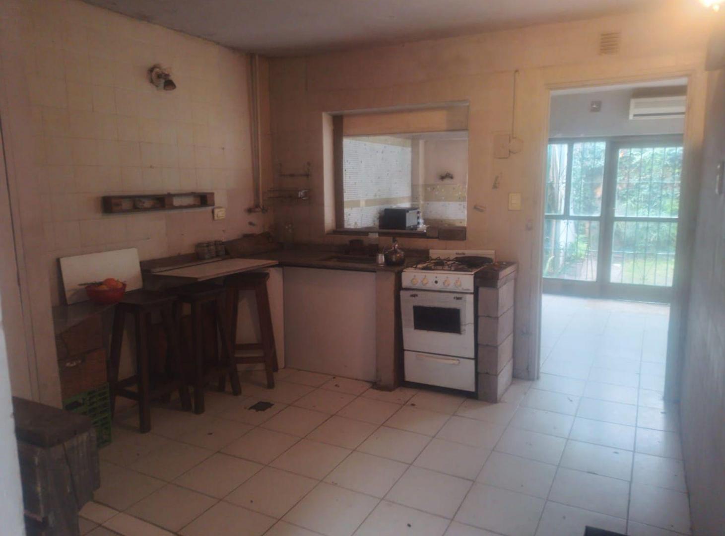 Foto de CASA EN VENTA A REFACCIONAR, OPORTUNIDAD, DEL VISO, imagen 1