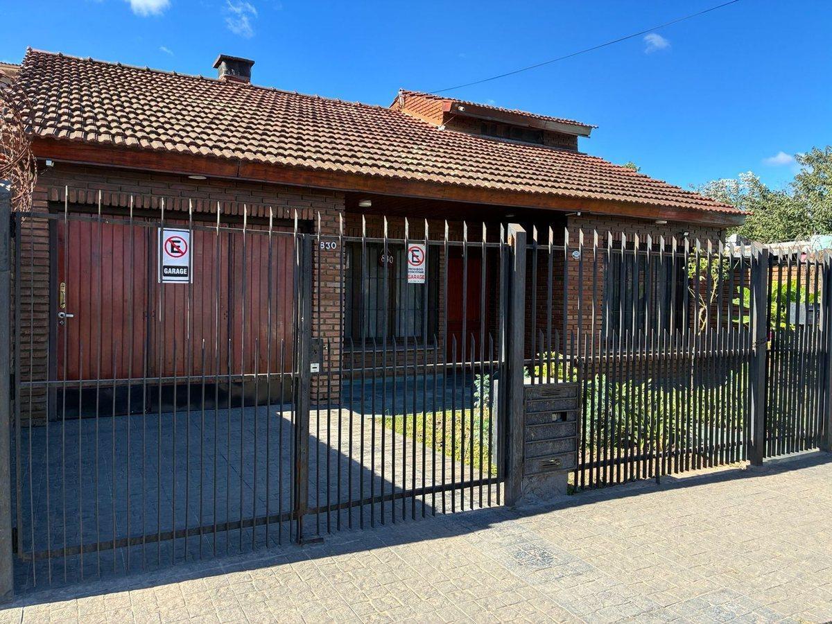 Foto de CASA 3 DORM + DEPTO 2 AMB. LOTE 330MTS P.NOGUES, imagen 2