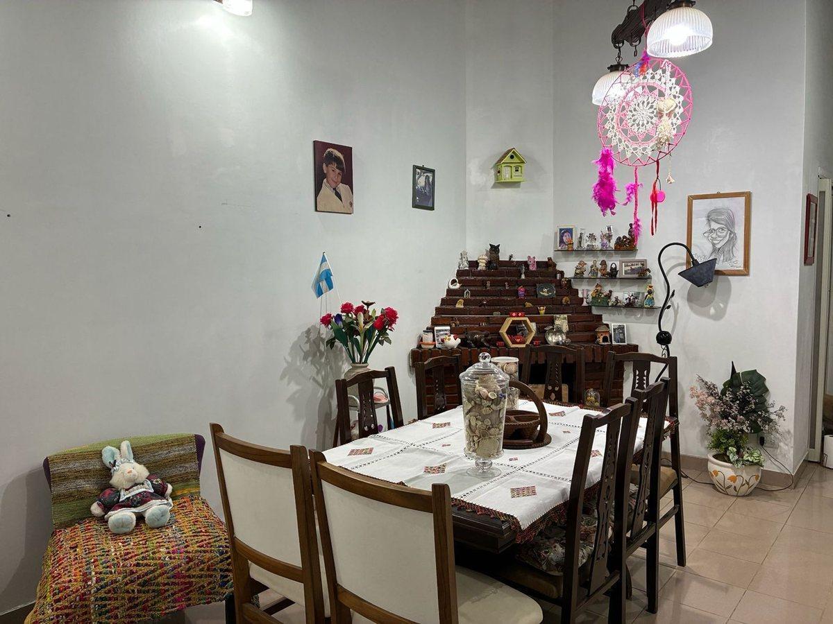 Foto de CASA 3 DORM + DEPTO 2 AMB. LOTE 330MTS P.NOGUES, imagen 1