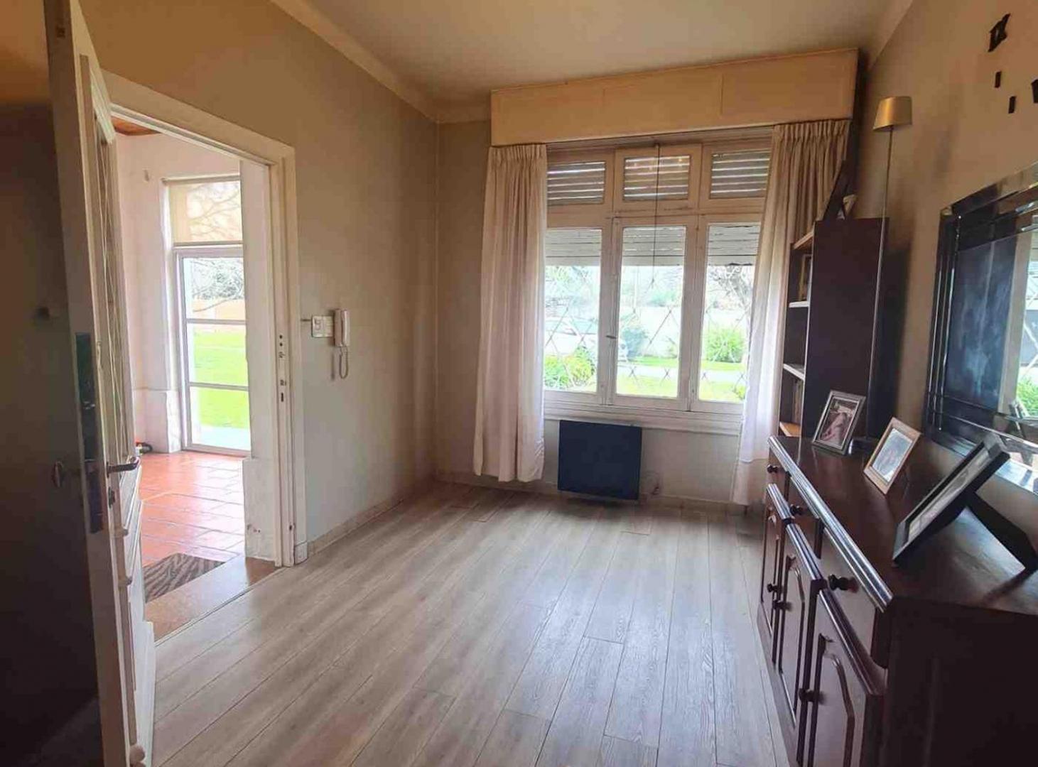 Foto de Venta de chalet 5 ambientes B Champagnat, Lujan., imagen 1