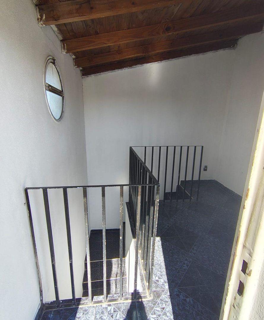Foto de DEPARTAMENTO, TRES LOCALES Y GALPON A LA VENTA, imagen 5