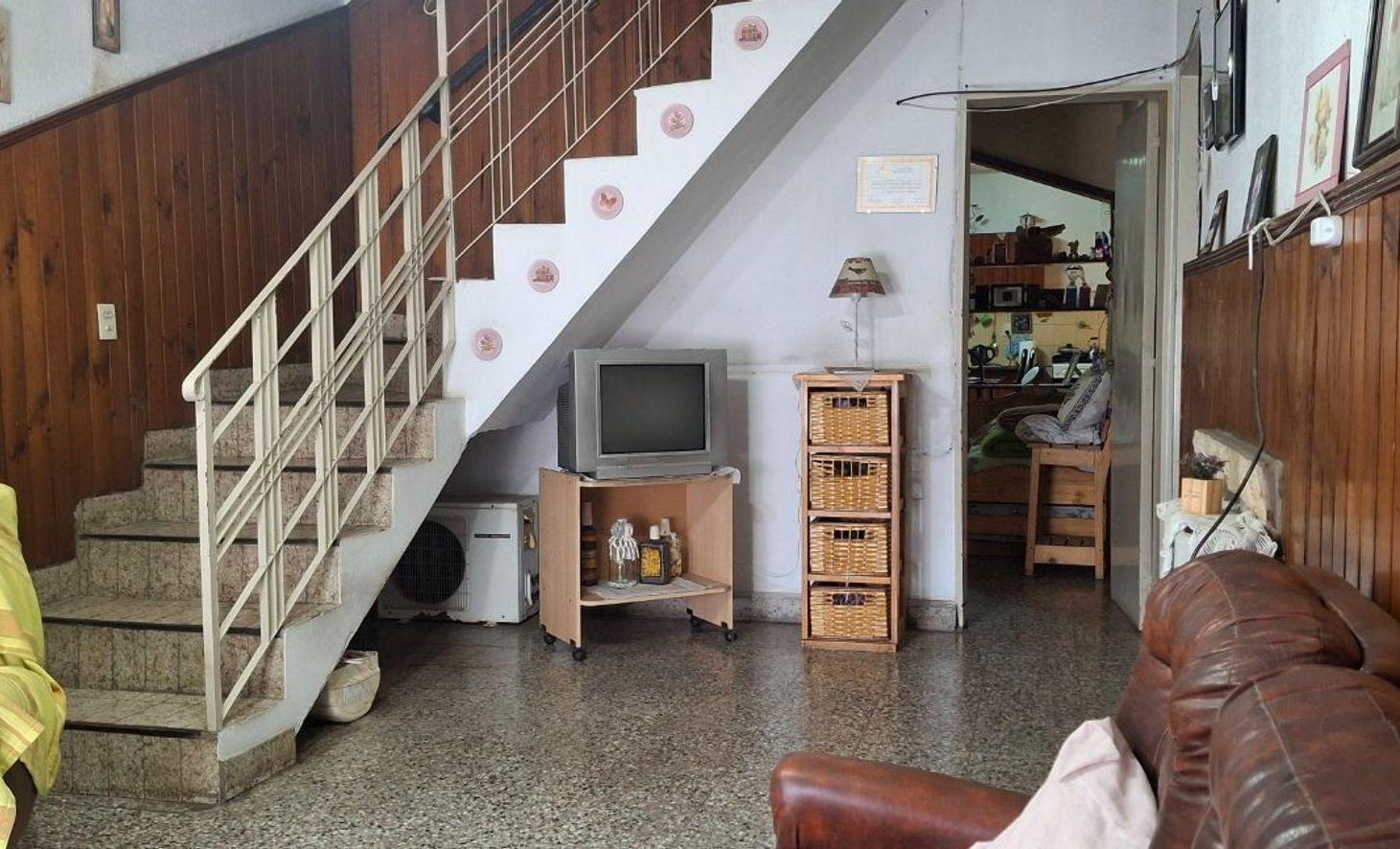 Foto de CASA EN VENTA 6 AMB MULTIFAMILIAR+PH+JARDIN+PATIO, imagen 2