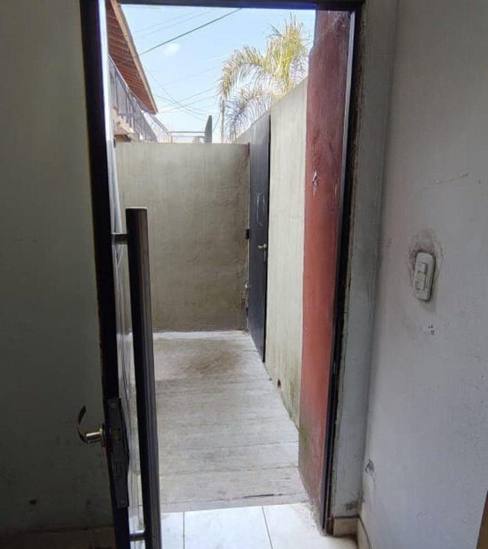 Foto de LOCAL EN VENTA, UN AMBIENTE, AZCUENAGA 2845, MUÑIZ, imagen 2