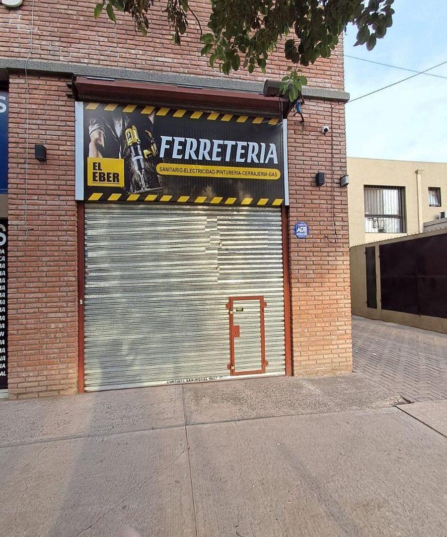 Foto de Venta Local Comercial + 2 cocheras descubiertas, imagen 3