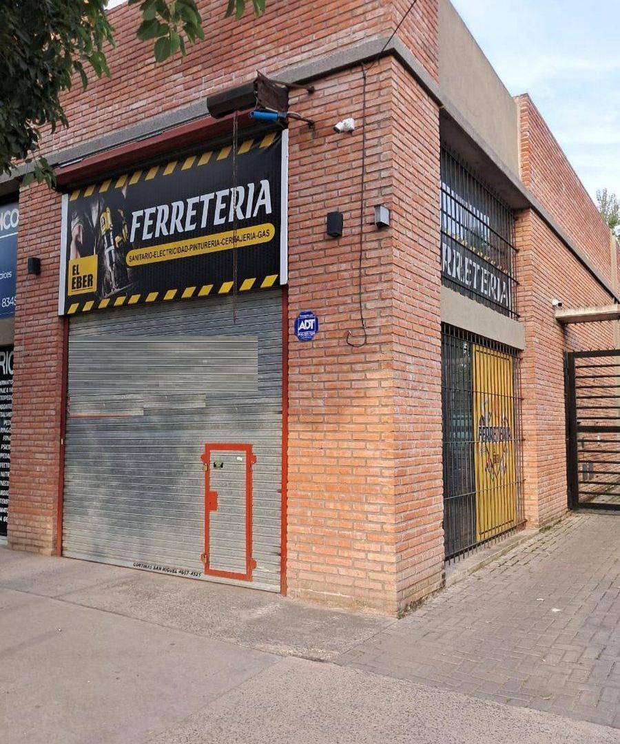 Foto de Venta Local Comercial + 2 cocheras descubiertas, imagen 2