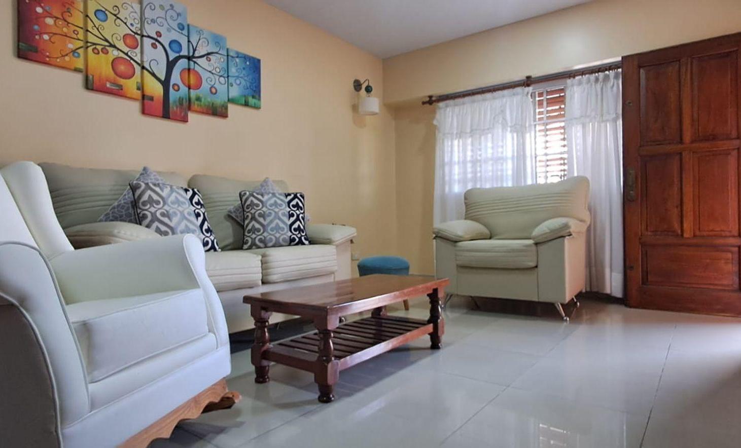 Foto de CASA 5 AMBIENTES, QUINCHO, JARDIN Y PILETA, imagen 3