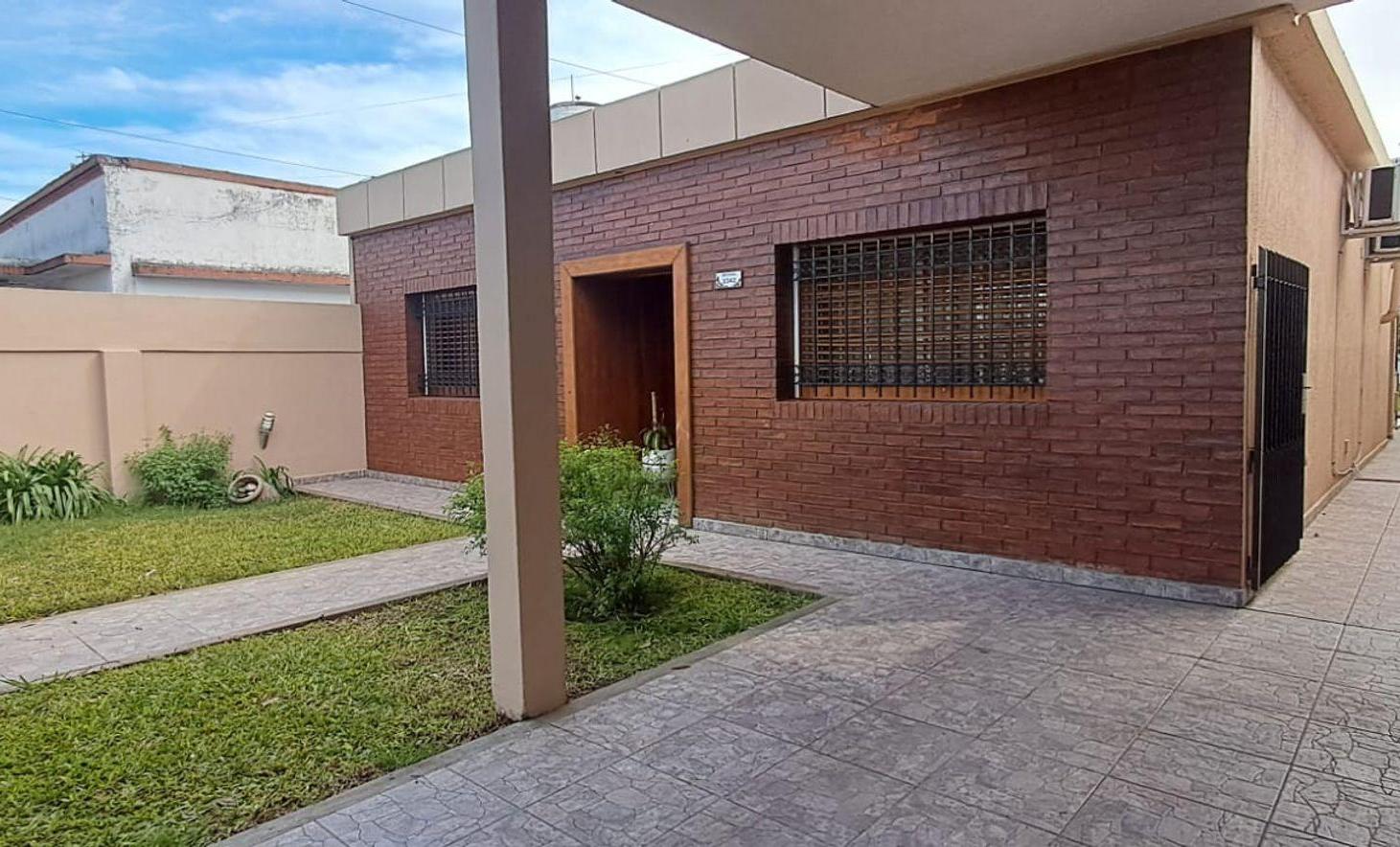 Foto de CASA 5 AMBIENTES, QUINCHO, JARDIN Y PILETA, imagen 5