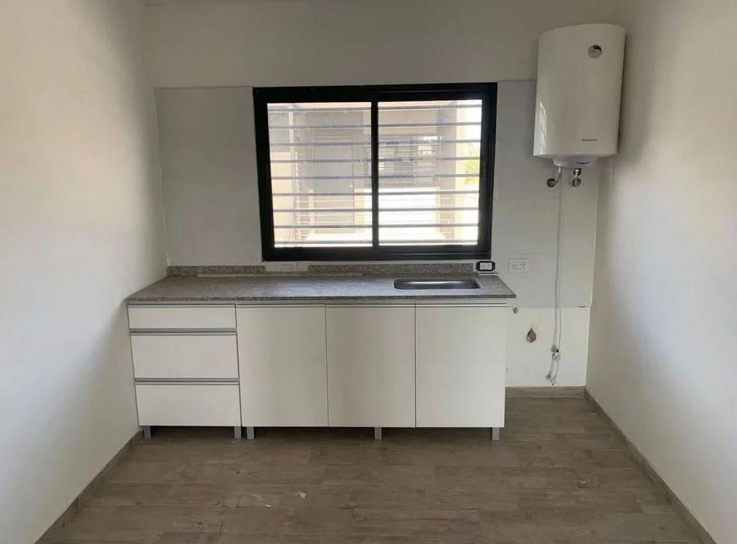 Foto de DPTO 2 AMBIENTES CON PATIO A ESTRENAR JOSE C PAZ, imagen 2