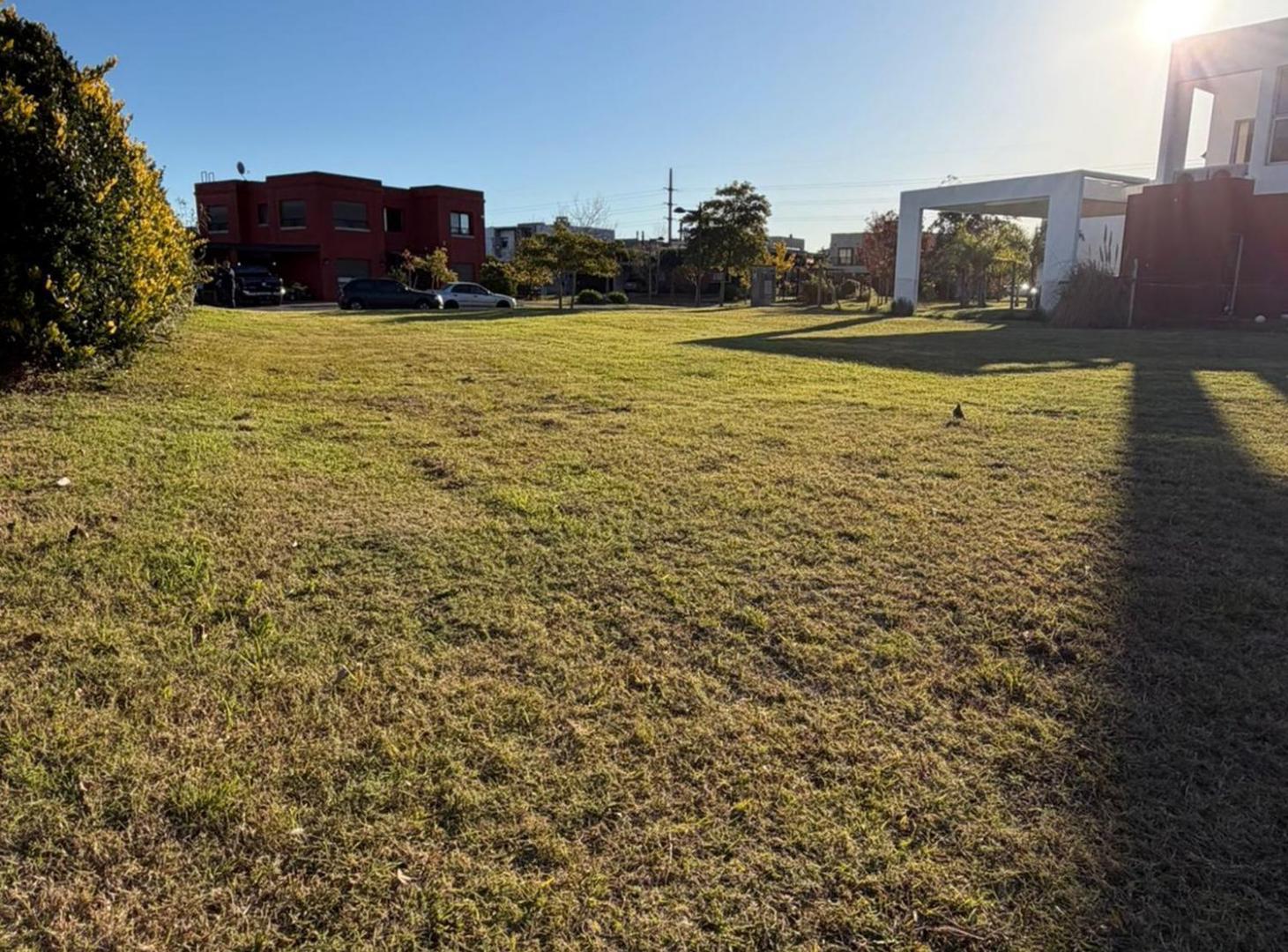 Foto de LOTE PREMIUM A LA LAGUNA EN ESQUINA-NUEVO QUILMES, imagen 3