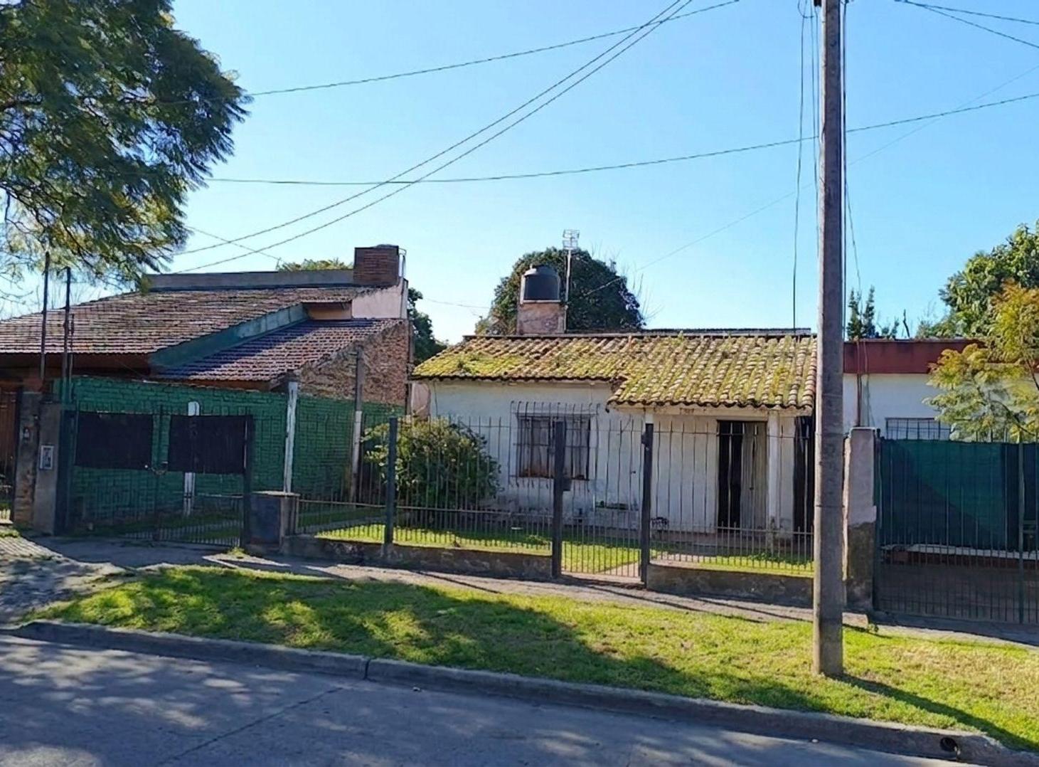 Foto de CASA MAS DEPTO. A REFACIONAR EN VENTA , CASTELAR, imagen 1