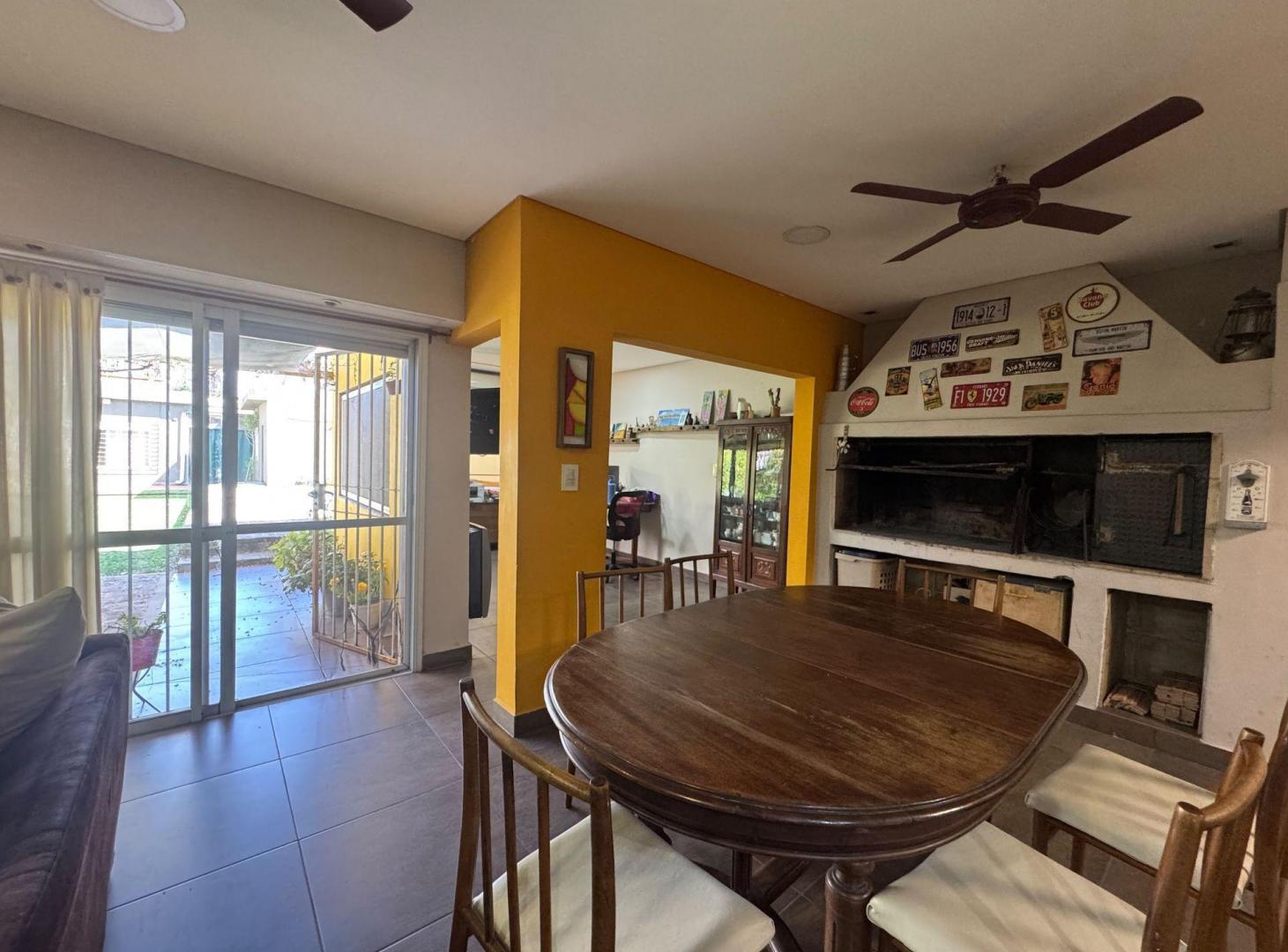 Foto de VENTA CASA 6 AMBIENTES MAS DEPARTAMENTO ITUZAINGO, imagen 4