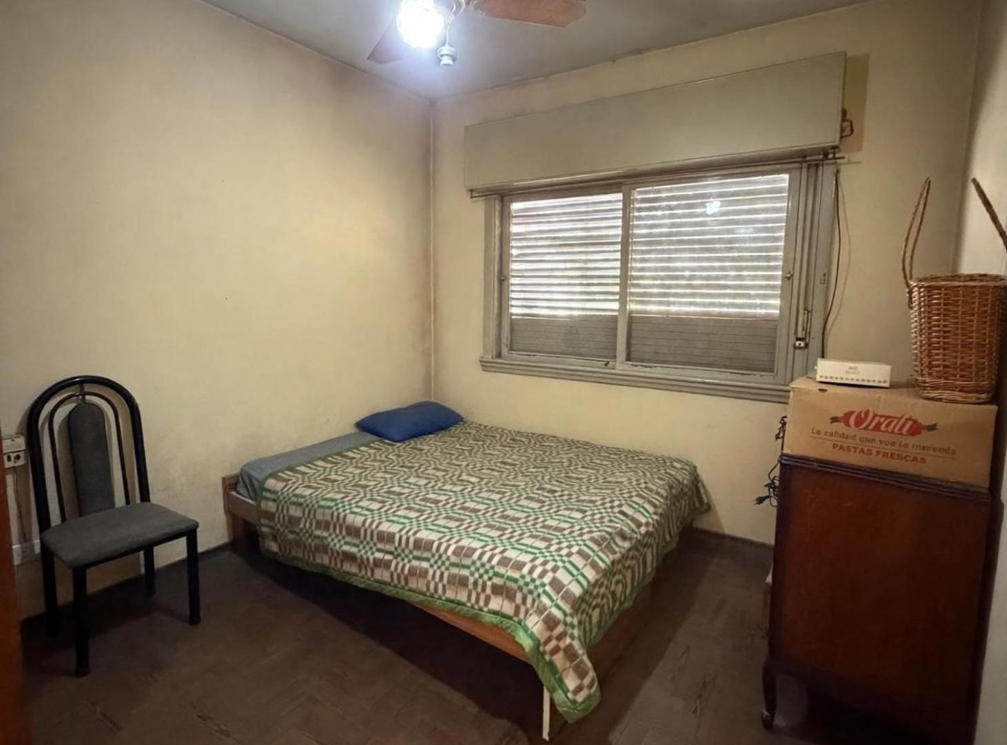Foto de Locales+Vivienda+Potencial de desarrollo! AV.PERON, imagen 4