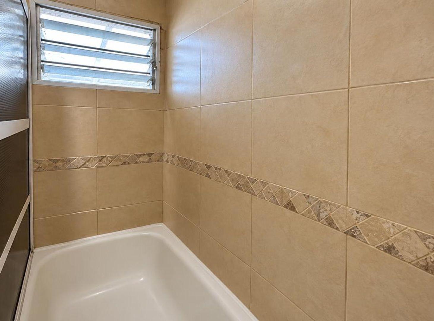 Foto de Excelente departamento con patio en alquiler, imagen 2