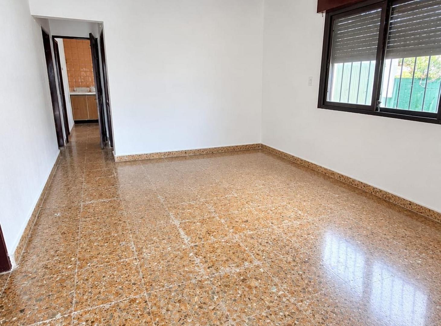 Foto de CASA EN ALQUILER EN MUÑIZ CON PATIO CON JARDIN, imagen 4