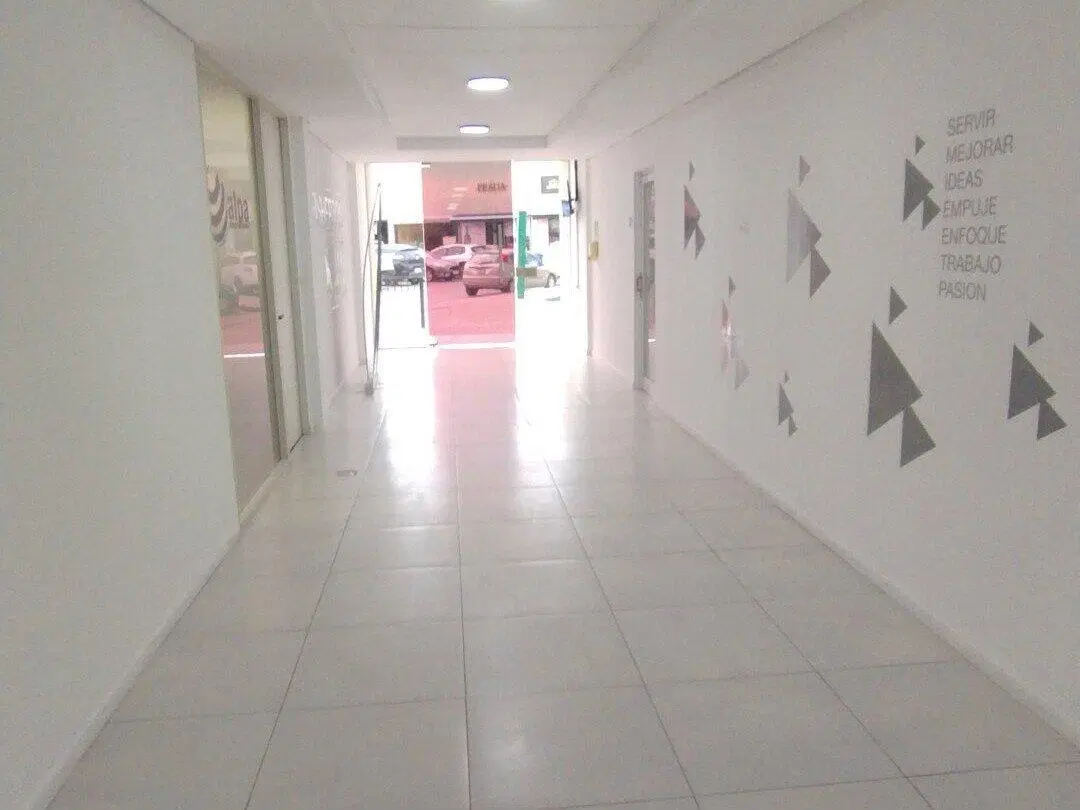 Oficinas en Fisherton Plaza 4