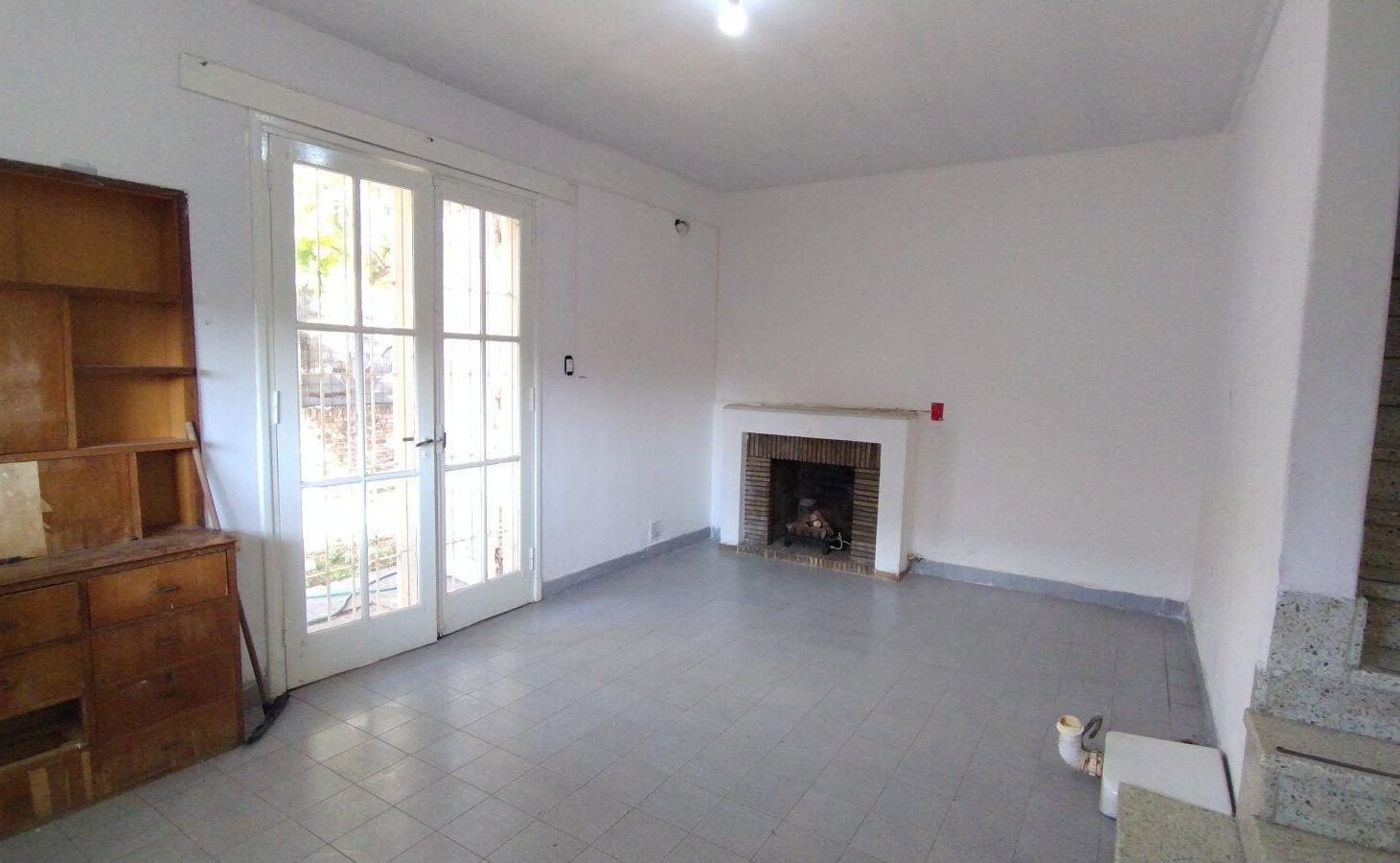 Foto de Amplia casa 3 dormitorios, cochera y ambientes adicionales - OPCION USO, imagen 4