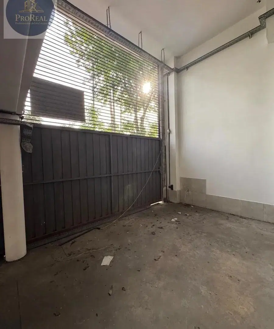 Excelente Galpón / Depósito con Aptitud Comercial- Lanús oeste 4