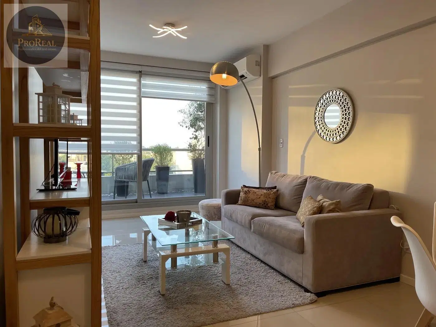 Exclusivo 2 ambientes amoblado, Piso alto, vista abierta y cochera cubierta 3