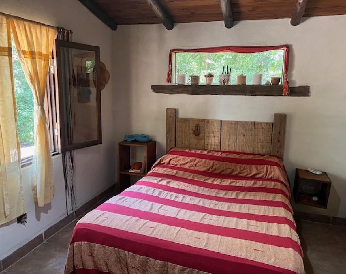 Hermosa Casa en Venta con Lotes Que Forman Una Manzana! 2