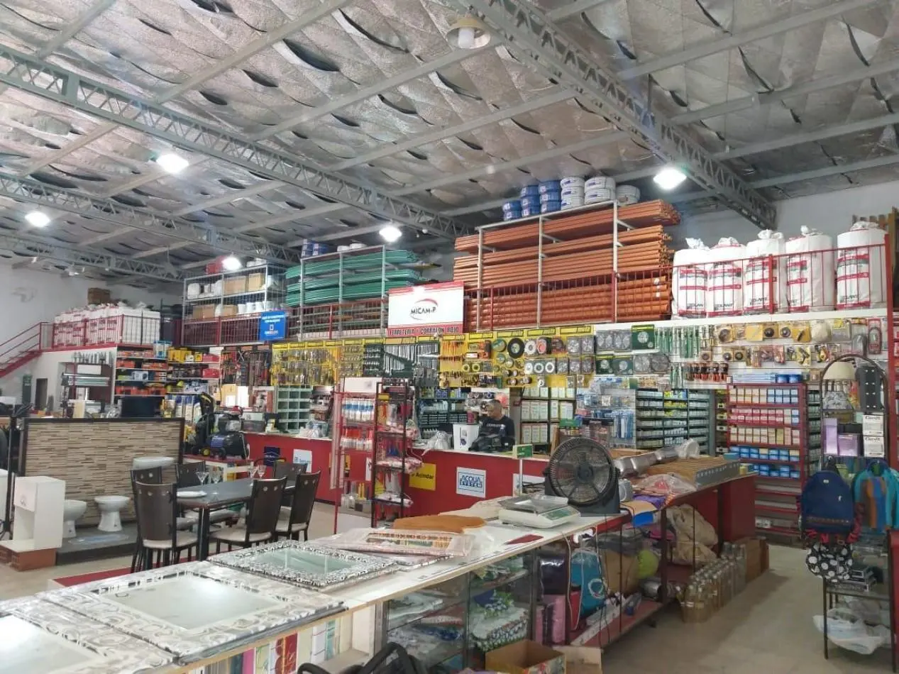 Local comercial en venta en el corazon de Los Reartes!!!!! 5