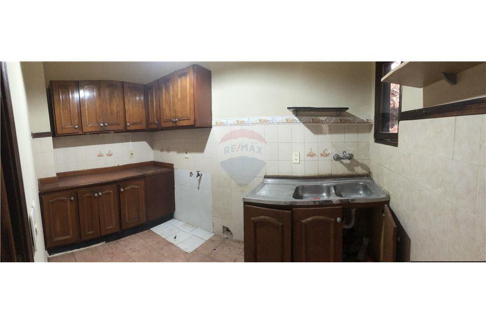 Vendo Casa en Barrio Mburicao - Asunciòn 2