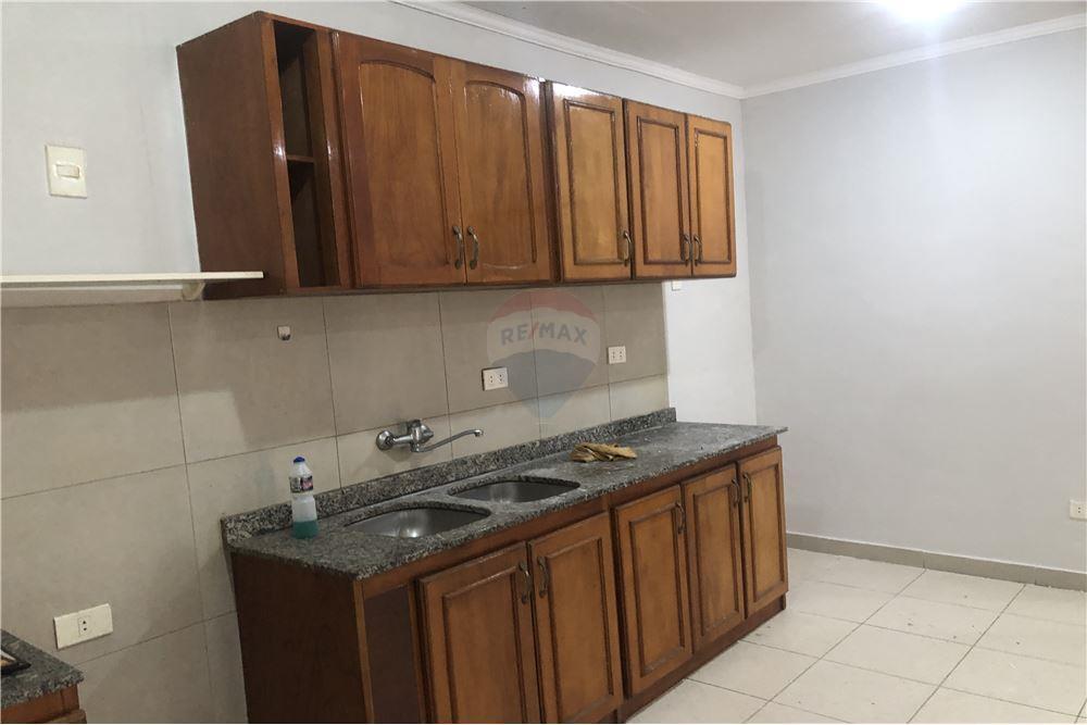 Vendo Casa en Barrio Mburicao - Asunciòn 5