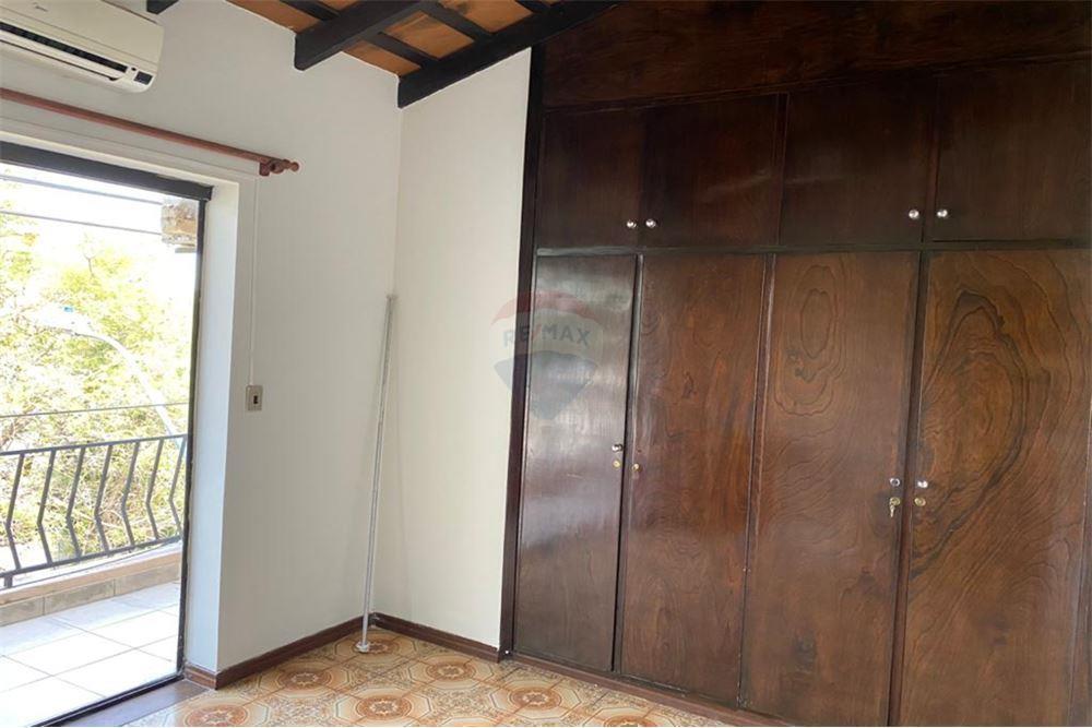 Vendo Edificio Familiar con Casa Modena 2