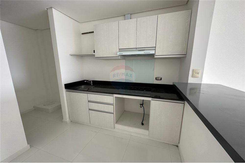 Vendo Departamento de 2 Dorm. en Edificio Zandoli 5