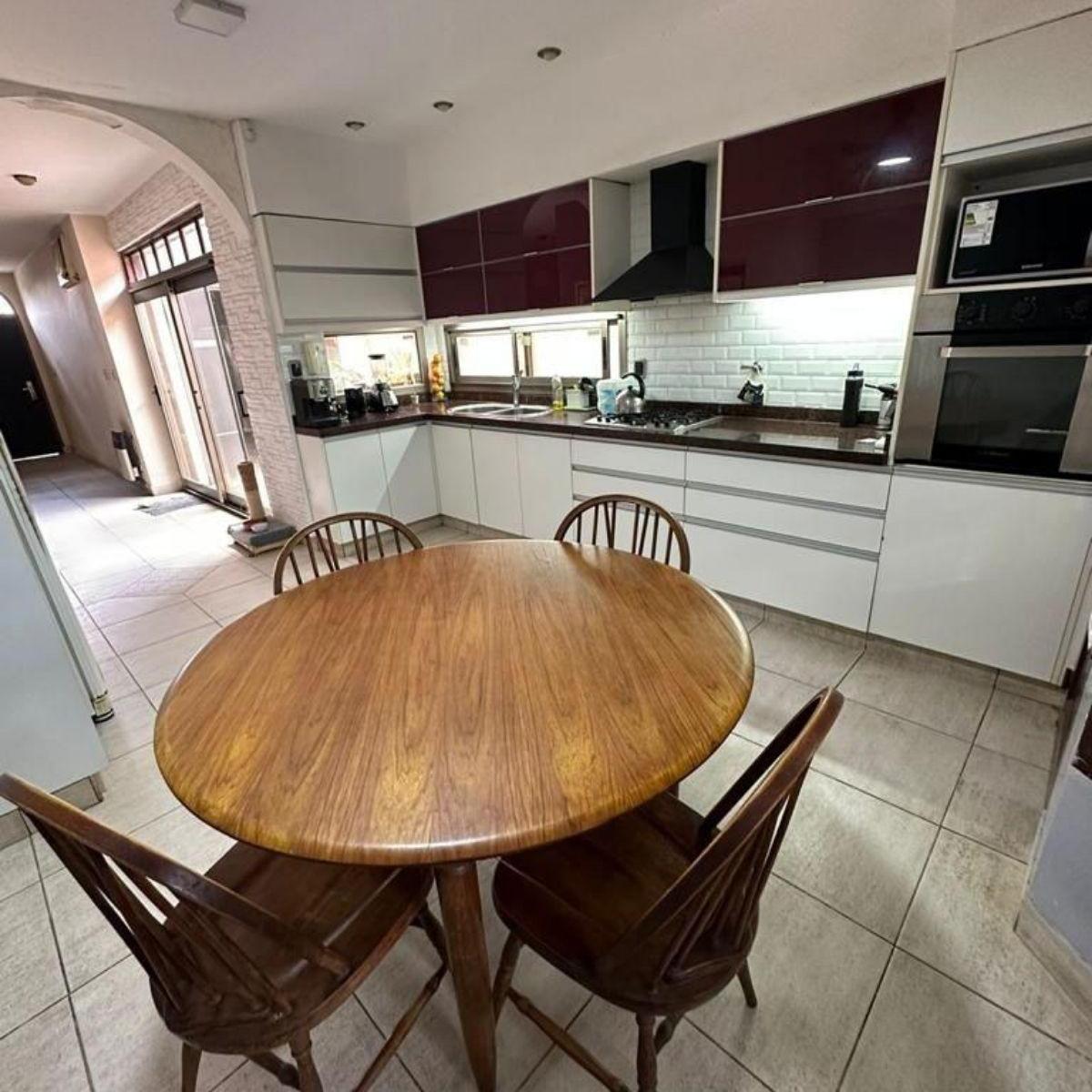 Matheu 997 Casa 3 Dorm. en Alberdi 5