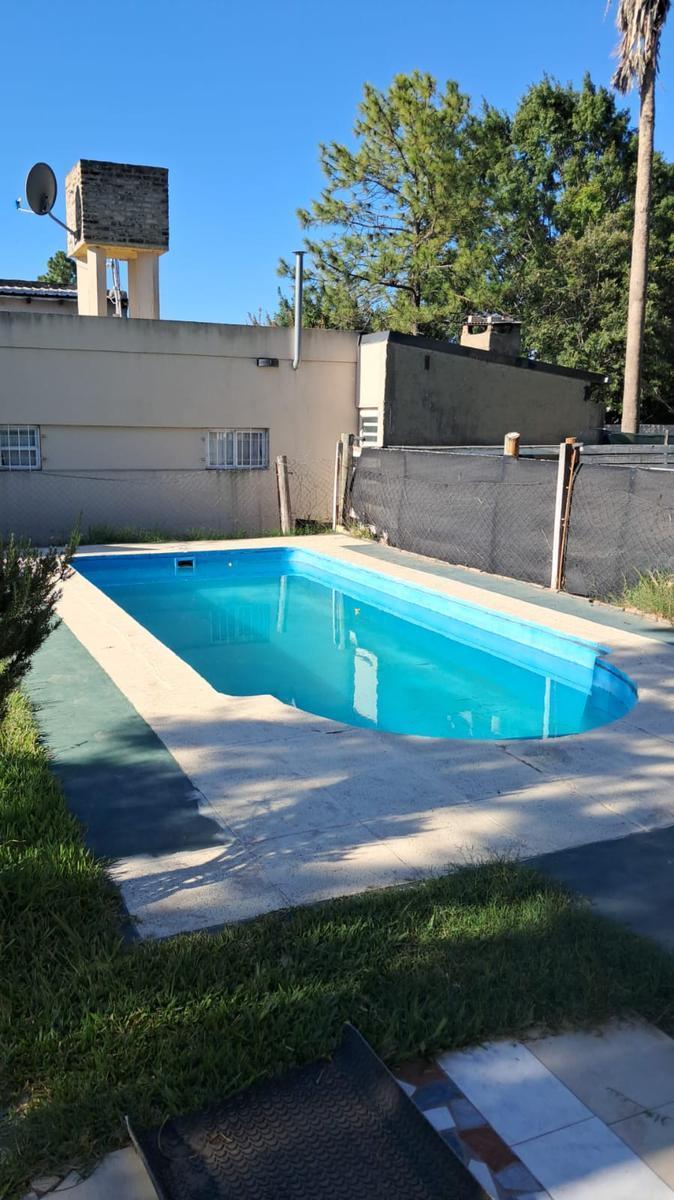 Casa a La Venta en Country 16 4