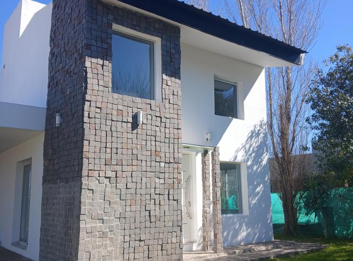 Casa en alquiler - B° La Finca del Sol - Mendiolaza 1
