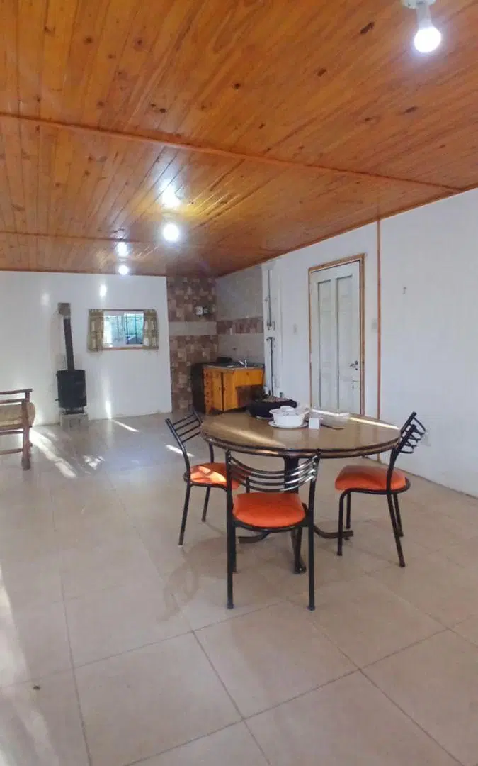 CASA + MONOAMBIENTE EN VENTA - UNQUILLO 2