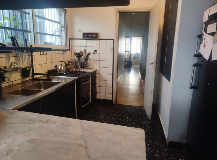 Casa 3 dormitorios c/Cochera y Jardín  Apto Créd 4
