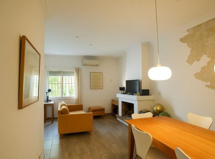 Casa 3 dormitorios c/Cochera y Jardín  Apto Créd 2