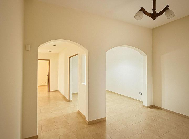 CASA TRIPLEX , Coch. 2 autos/ Quincho Zona Resid. 5