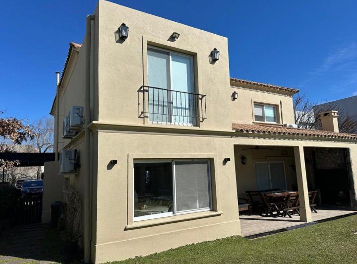 Casa en alquiler en Barrio Los Sauces Nordelta 2