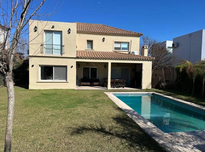Casa en alquiler en Barrio Los Sauces Nordelta 1