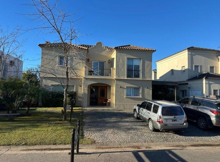 Casa en alquiler en Barrio Los Sauces Nordelta 3
