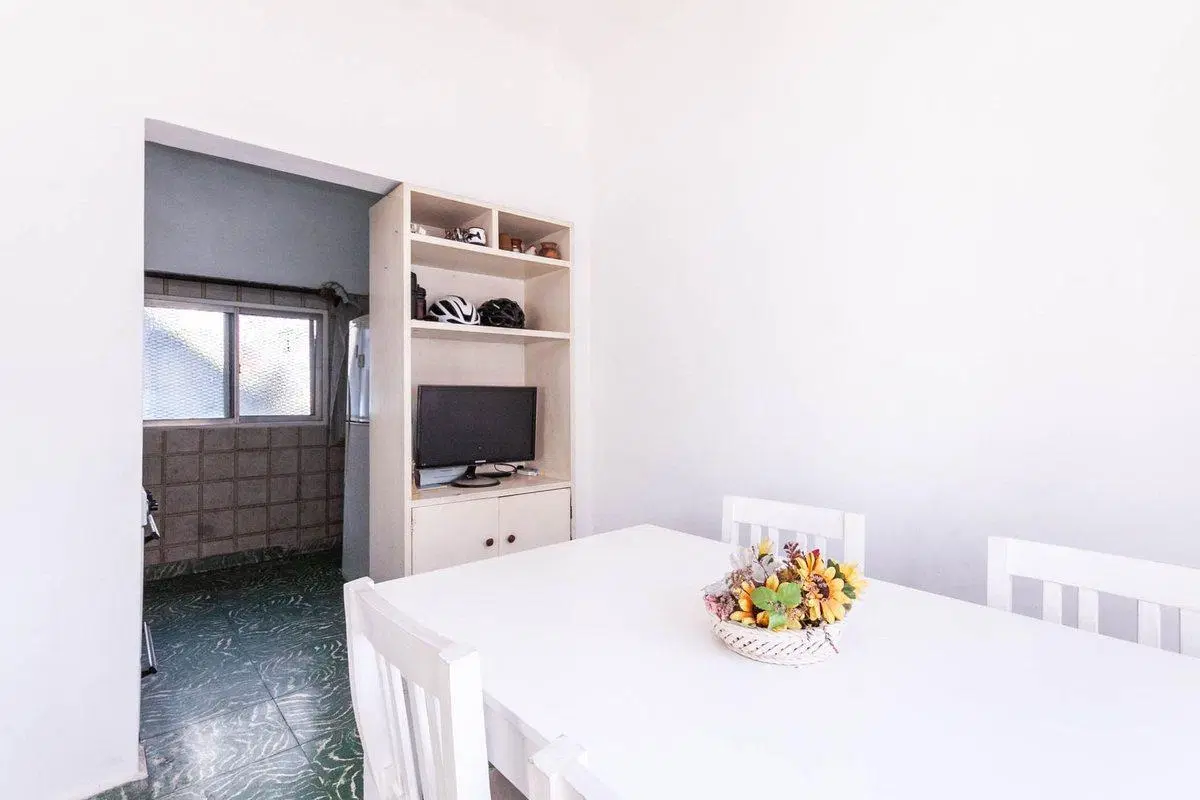 VENTA DE CASA EN ESQUINA 5 AMBIENTES CON GARAGE 3