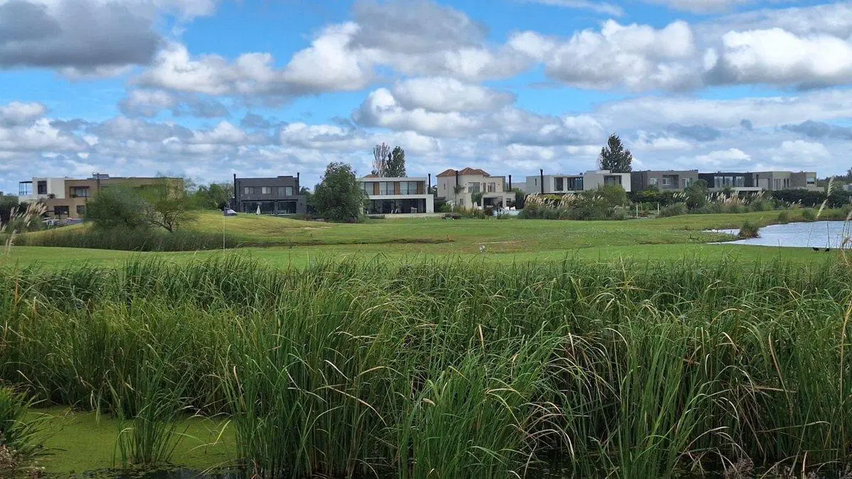 VENTA EN CANTON GOLF AL AGUA Y AL CAMPO DE GOLF 5