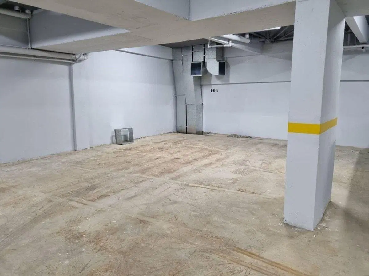 Venta de COCHERA Av. San Juan 3