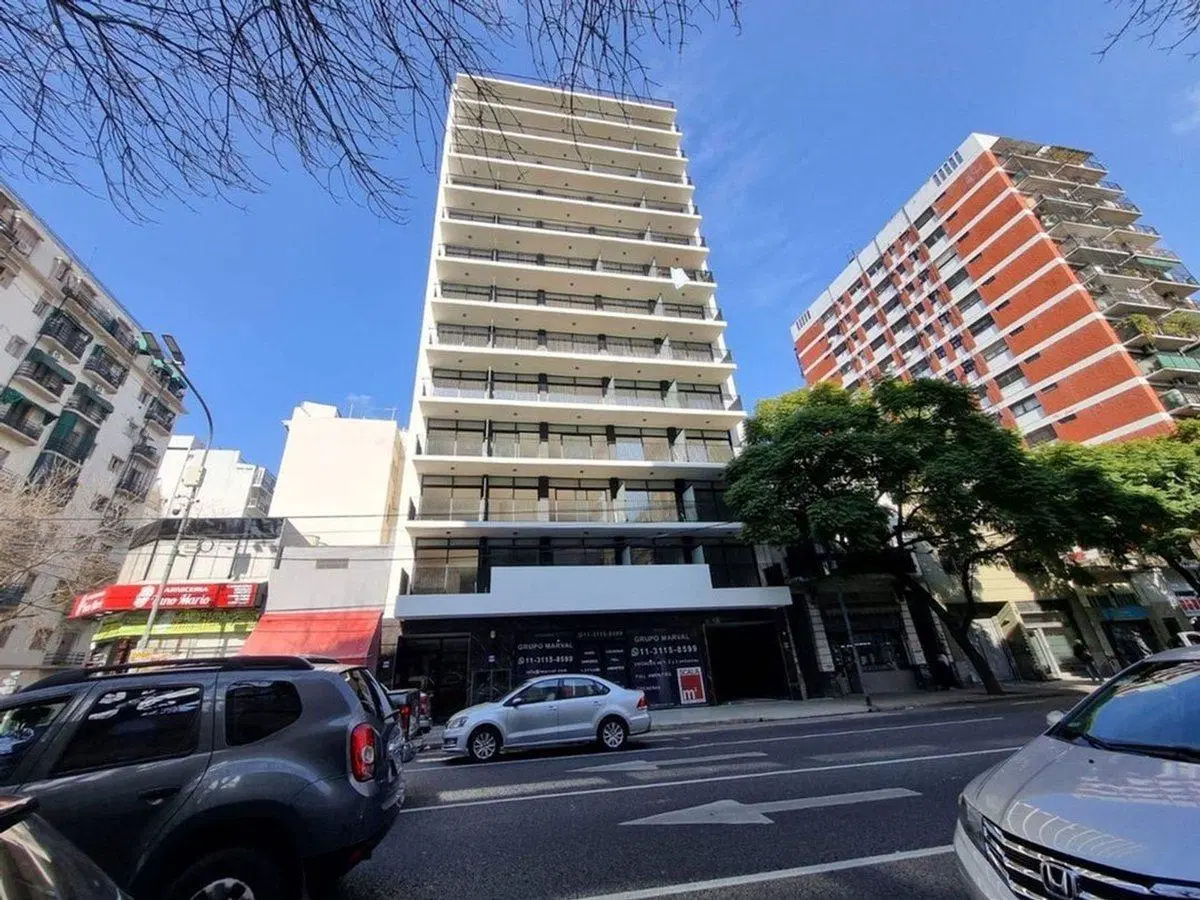 Venta de COCHERA Av. San Juan 4