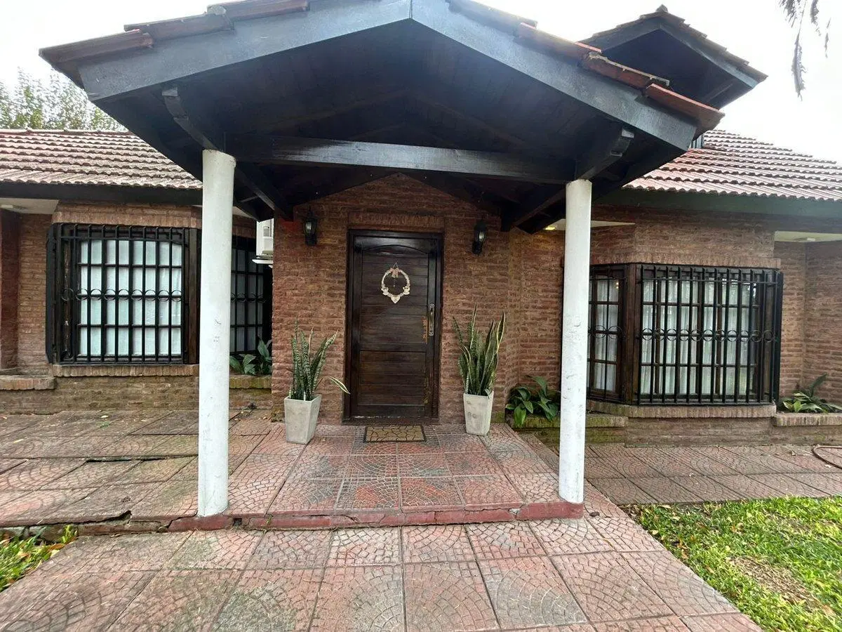 Casa 4 amb VENTA en Ituzaingó C/parque y pileta 4