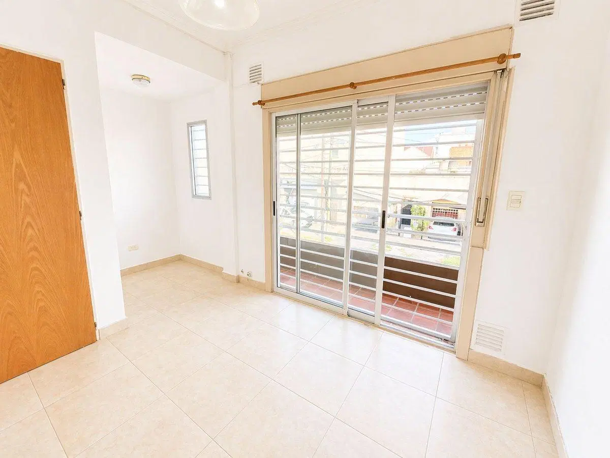 DEPTO 2 AMB EN VENTA EN CASEROS C/BALCON APTO CRED 2