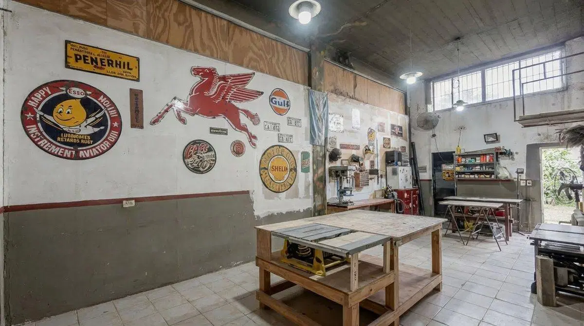 LOTE DE 318 m² CON  4 LOCALES EN VENTA EN TIGRE 4
